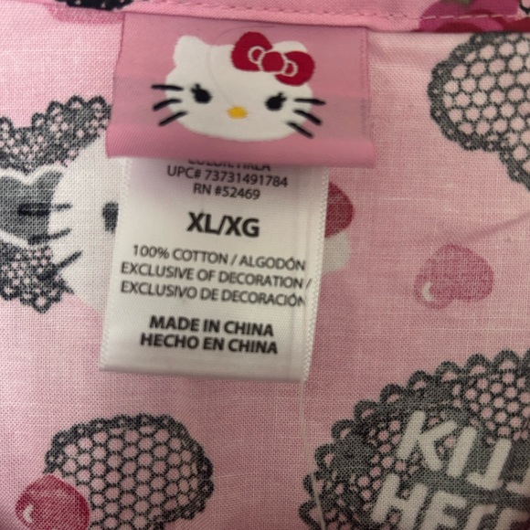Hello Kitty Pink Medical Top - Picture 3 of 6